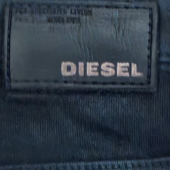 NWT, Diesel Skinzee Super Slim Skinny Regular Waist Black, Size 25/32 - Picture 7 of 9